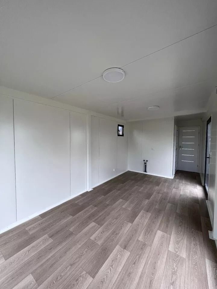 Conteneur maison 40 ft habitable – 12,05 m x 2,43 m x 2,89 m | 1 Chambre, Salon, Cuisine et Salle de Bain – Image 7