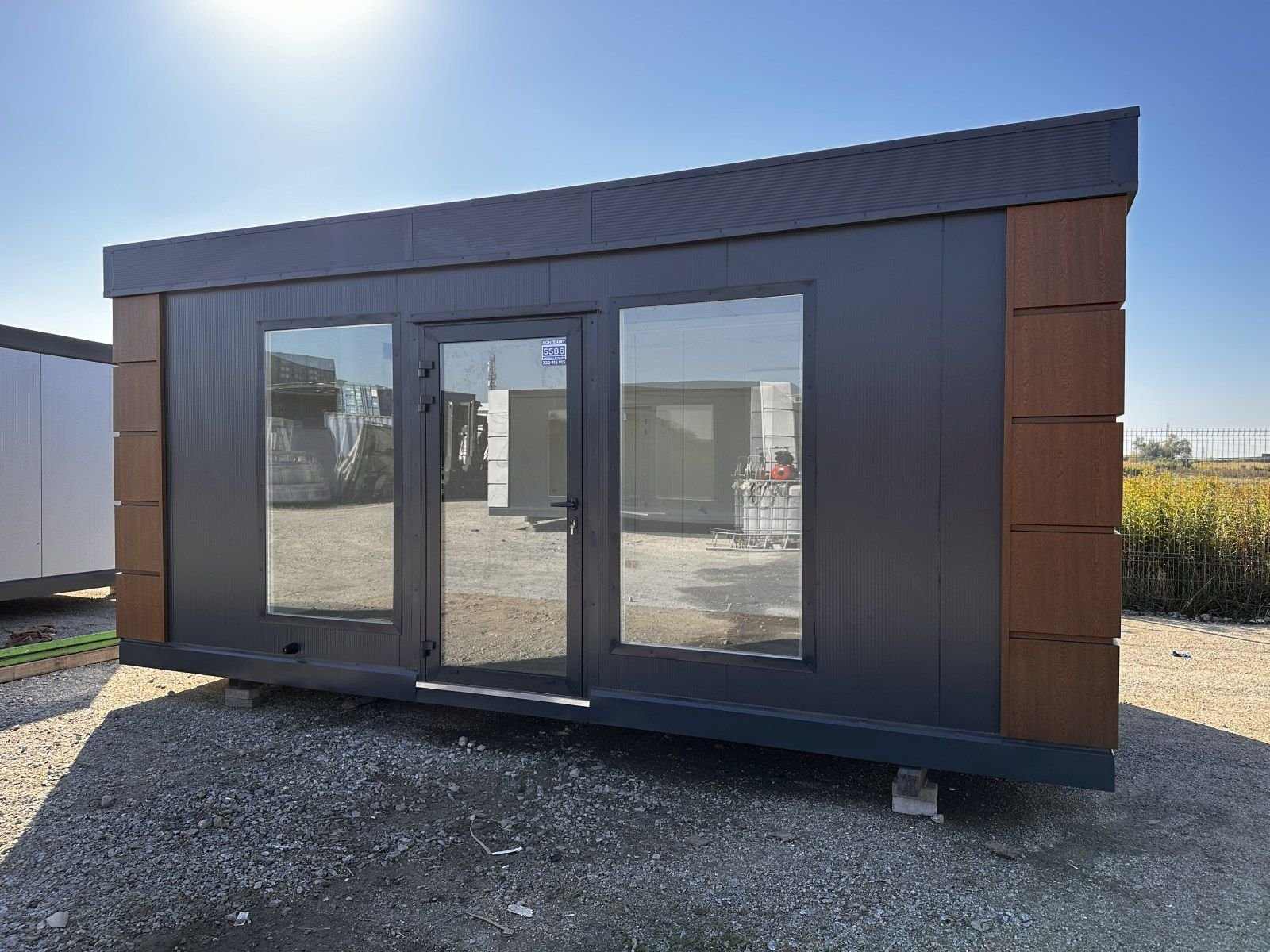 Conteneur bureau UY-97 – 6,05 m x 2,43 m x 2,59 m | Module Bureau Mobile