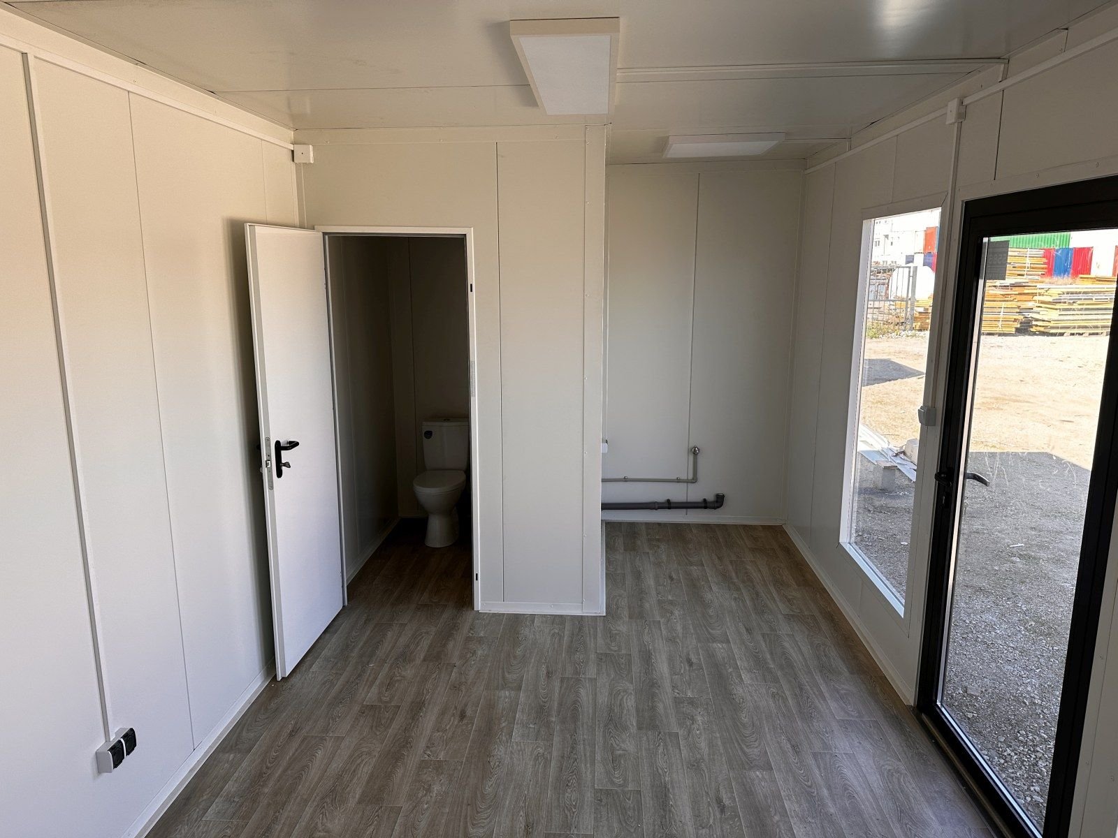 Conteneur bureau UY-97 – 6,05 m x 2,43 m x 2,59 m | Module Bureau Mobile – Image 3