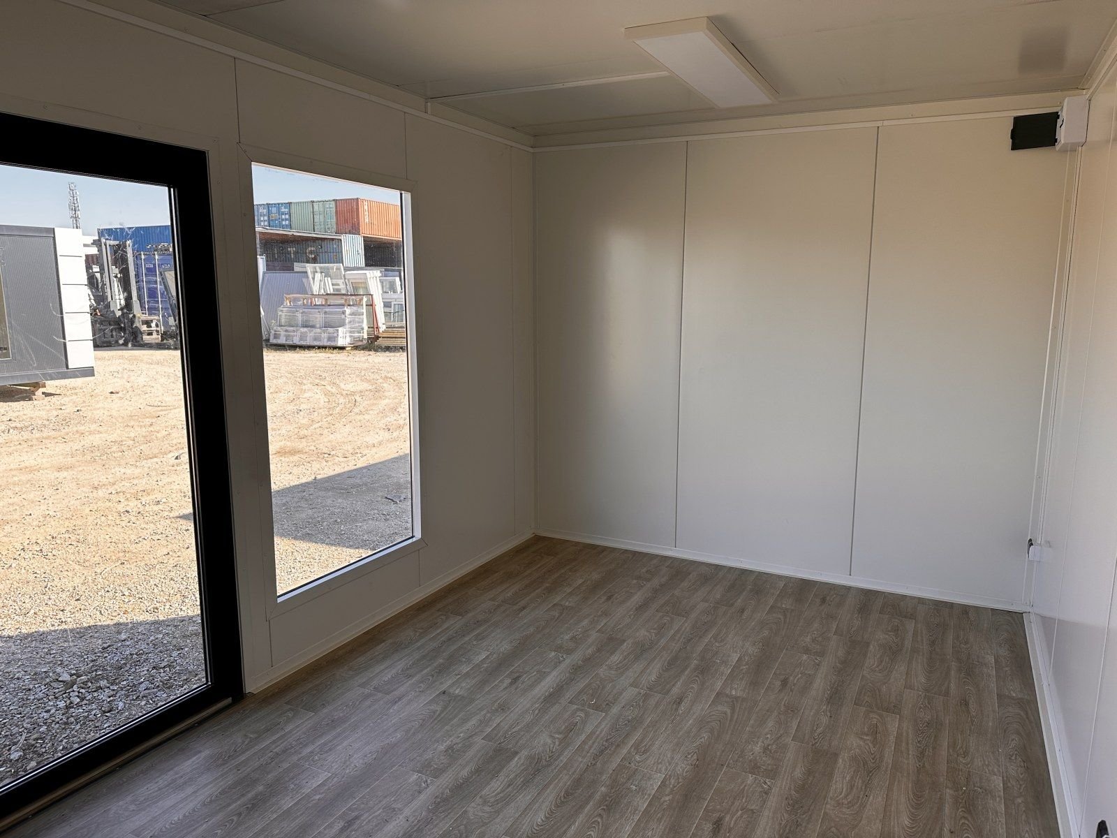 Conteneur bureau UY-97 – 6,05 m x 2,43 m x 2,59 m | Module Bureau Mobile – Image 13