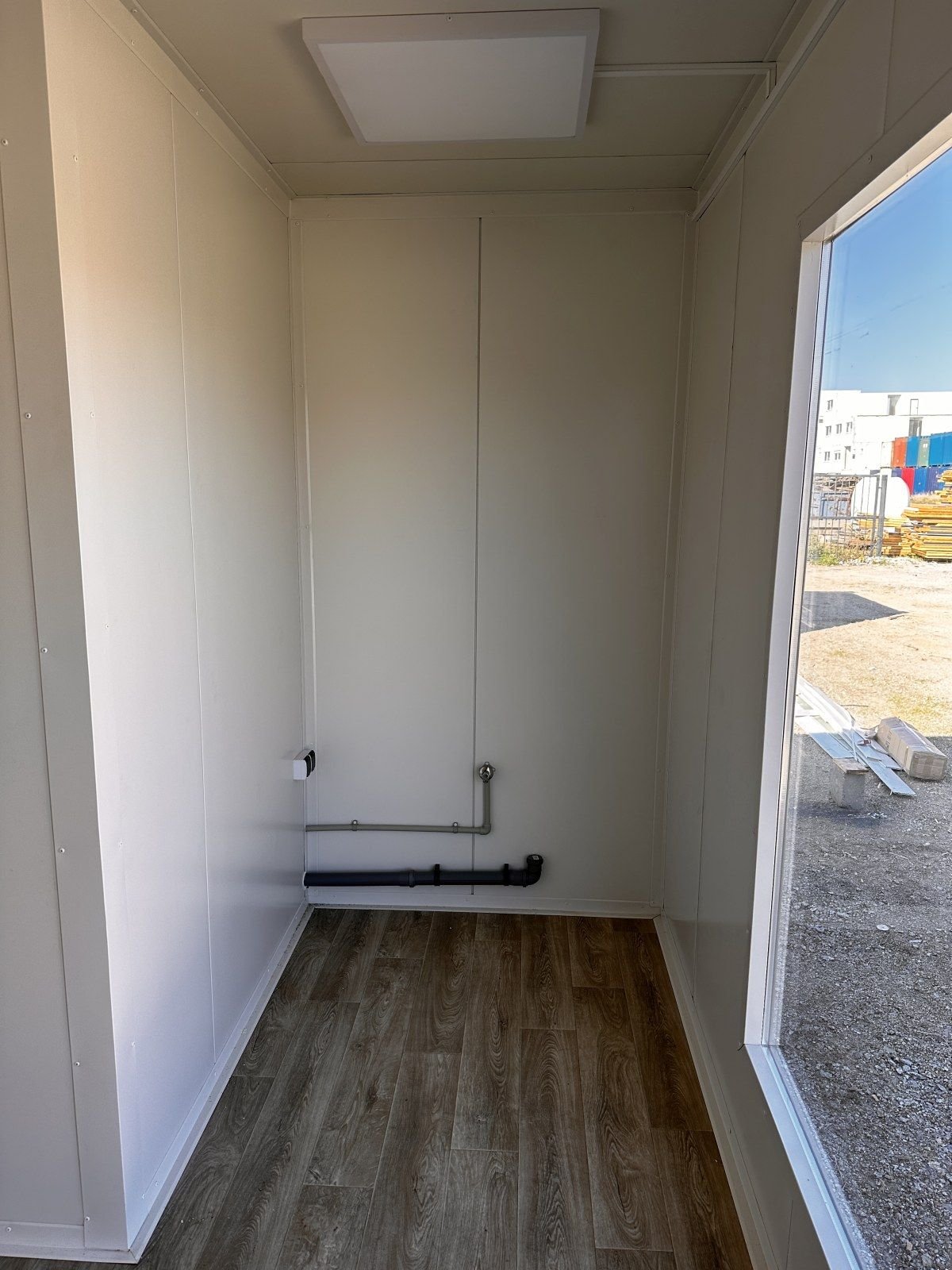 Conteneur bureau UY-97 – 6,05 m x 2,43 m x 2,59 m | Module Bureau Mobile – Image 7